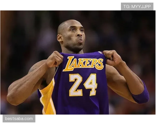 刷到科比·布莱恩特鞋柜那一帧，我的人生目标尴尬地缩水了