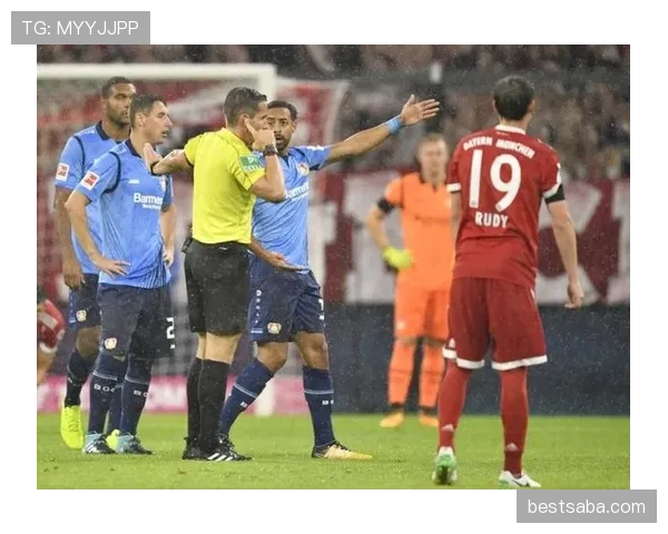 点球开球时其他队员提前进入禁区，判罚规则全解析