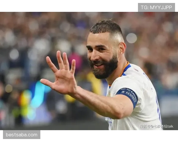 本泽马职业生涯评价的核心分歧：顶级终结者还是体系依赖型前锋？